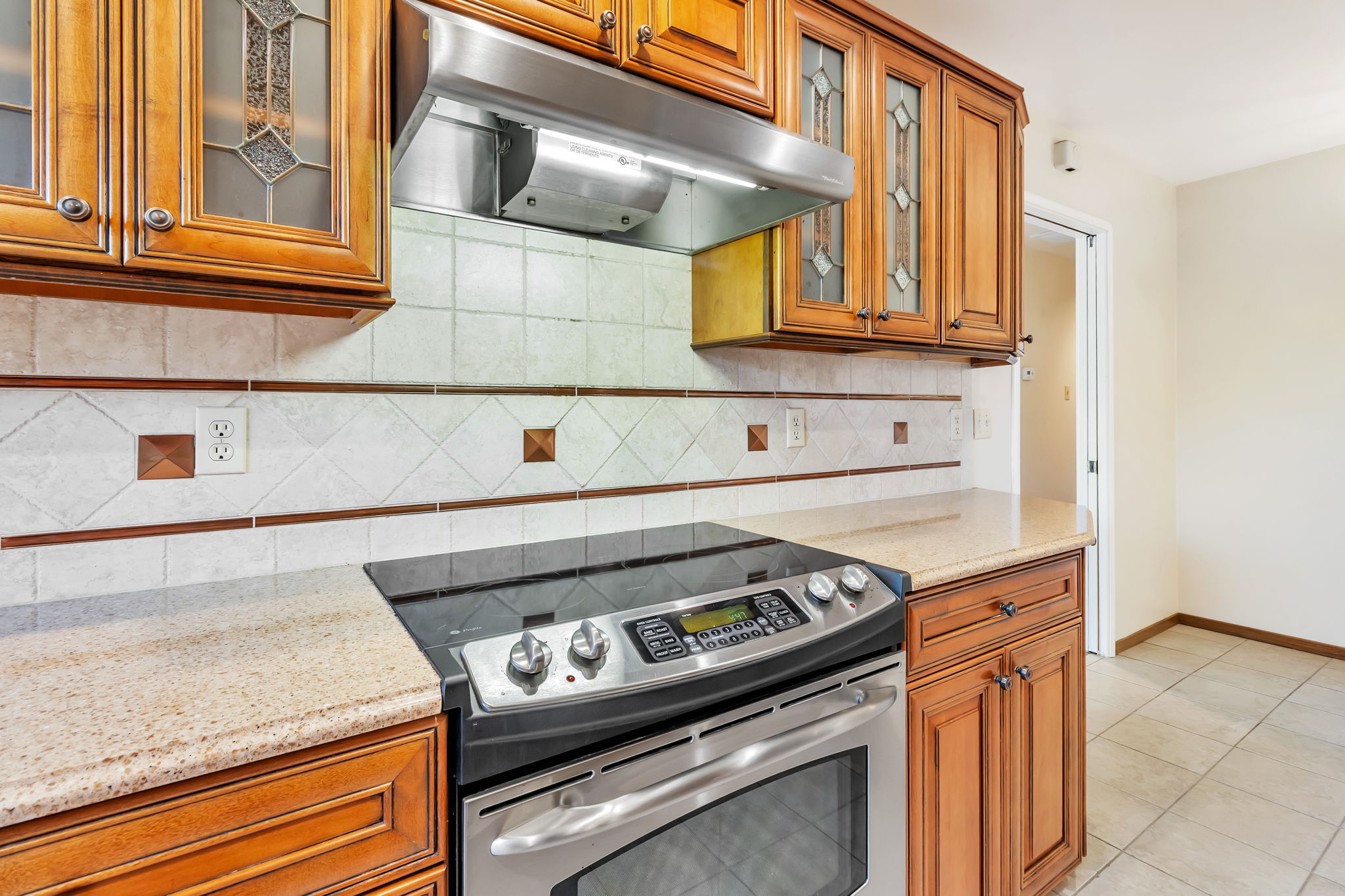 015_4977 Evans Ave