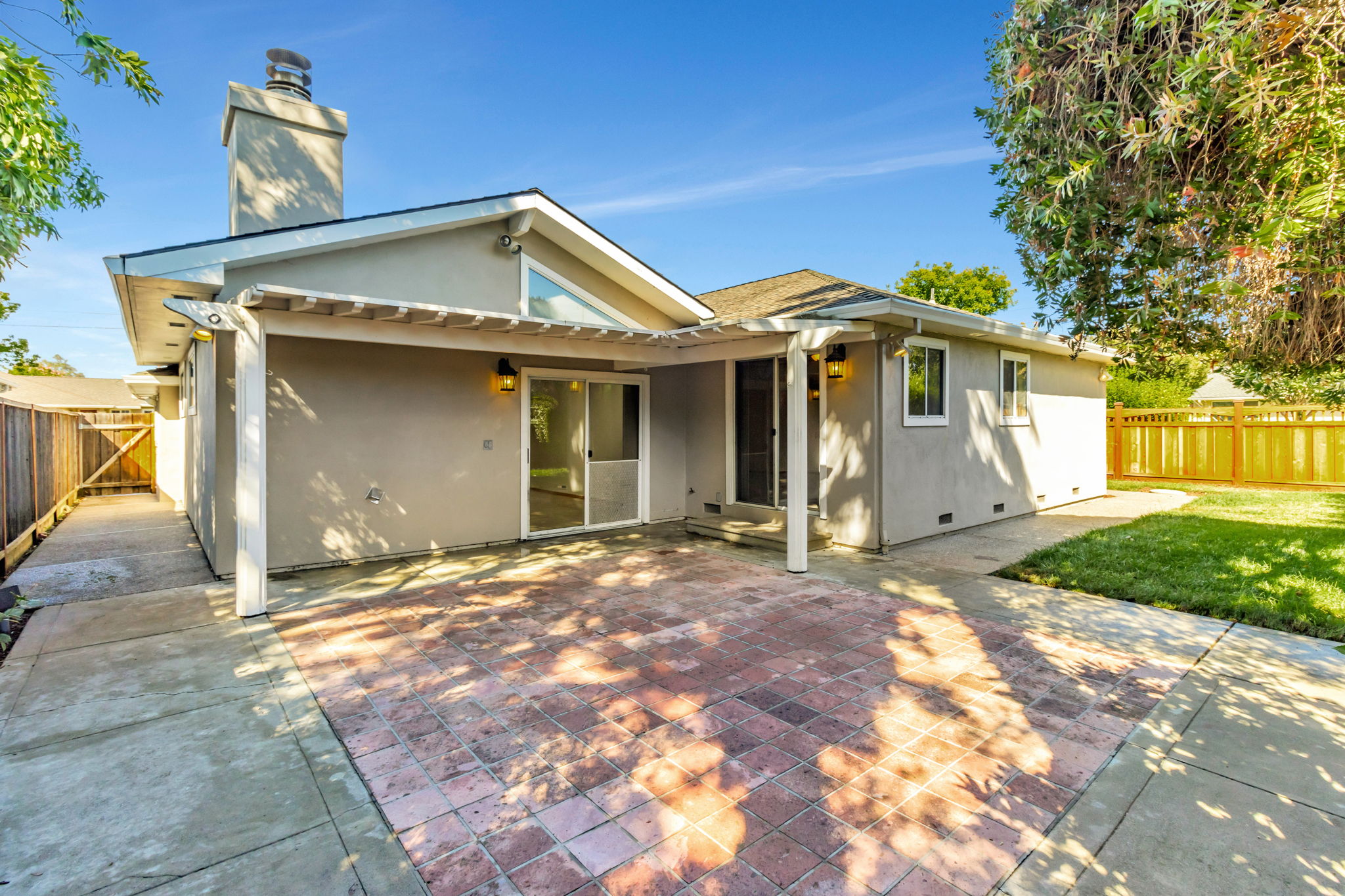 033_4977 Evans Ave