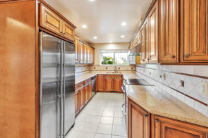 013_4977 Evans Ave