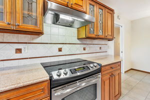 015_4977 Evans Ave