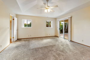 021_4977 Evans Ave