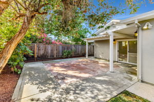 034_4977 Evans Ave