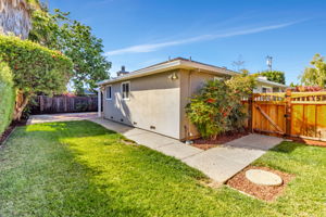 037_4977 Evans Ave
