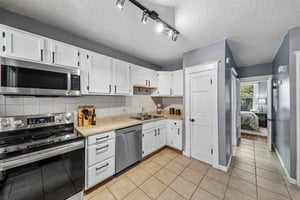 4978 Nagel Ave-S0909-014.jpg