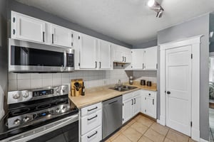 4978 Nagel Ave-S0909-015.jpg