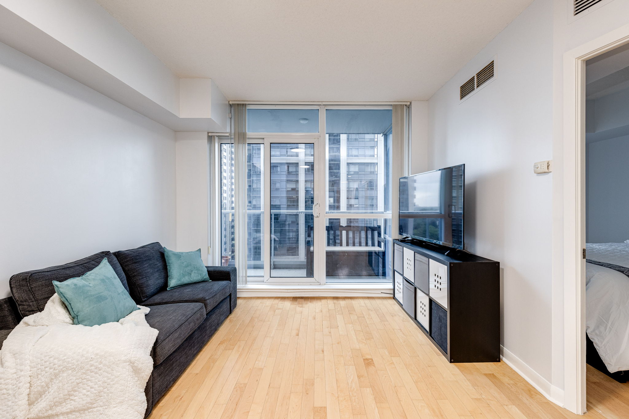 Toronto property showcase — delivered property photograph 5