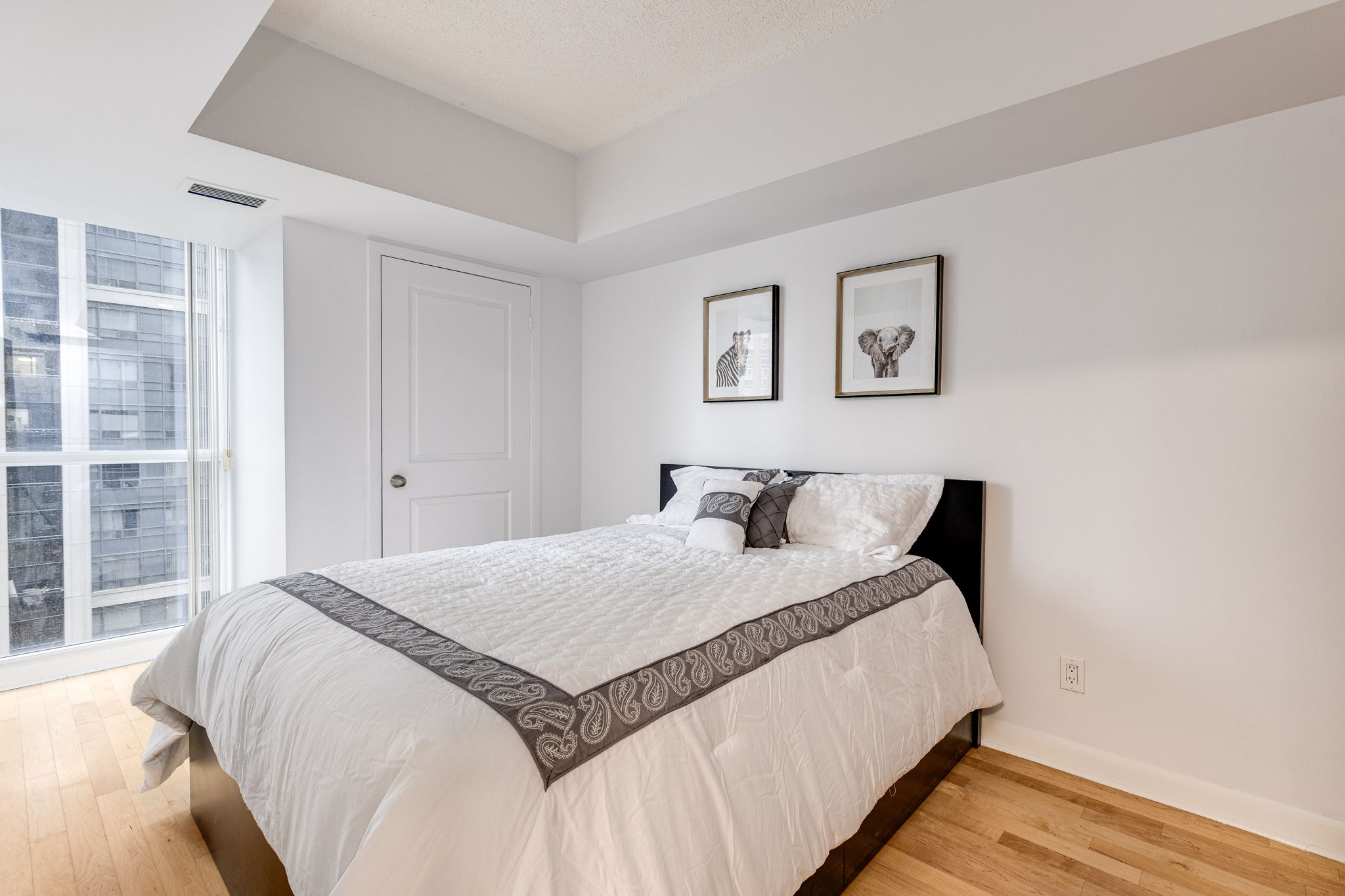 Toronto property showcase — delivered property photograph 11