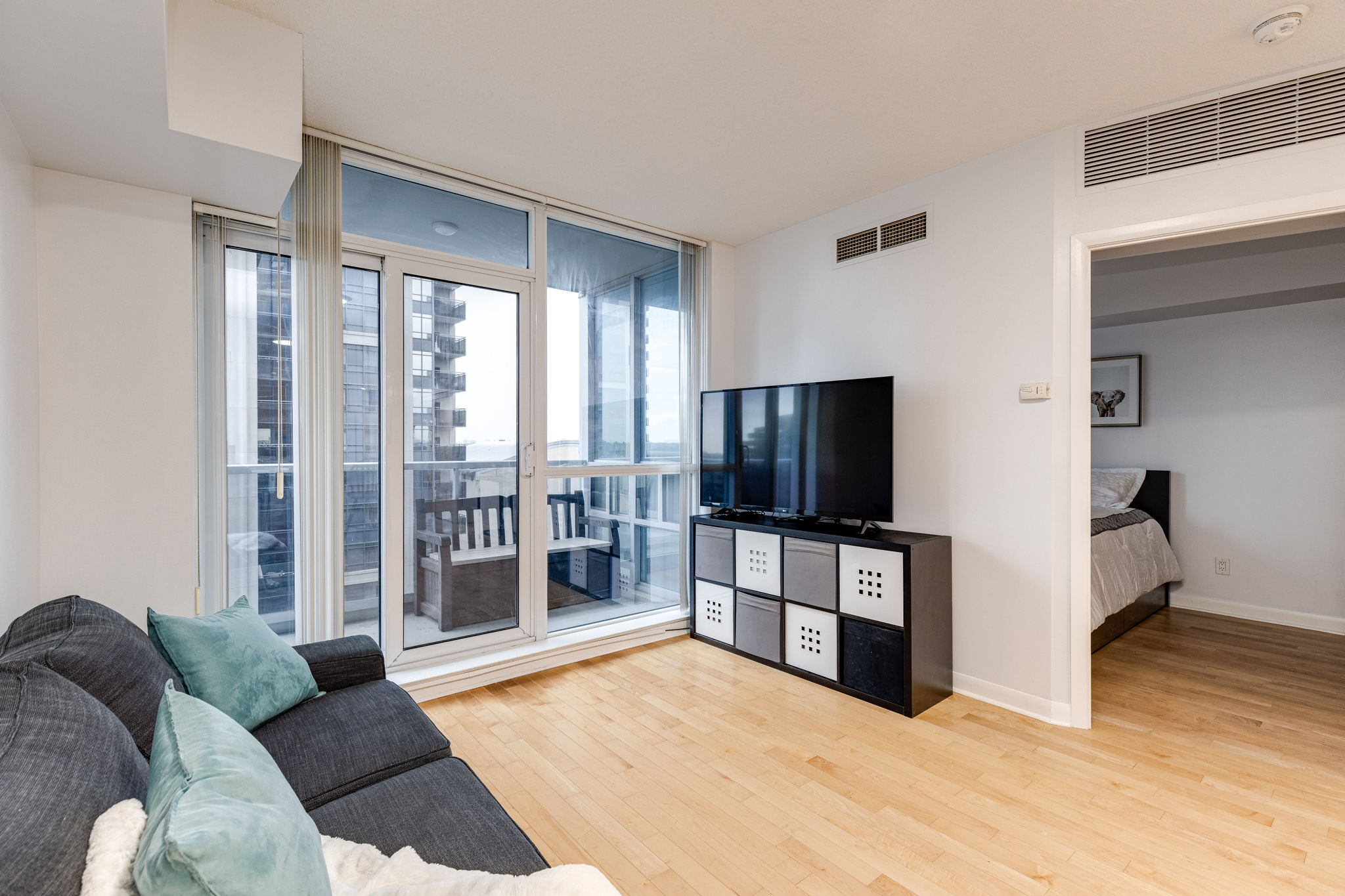Toronto property showcase — delivered property photograph 3