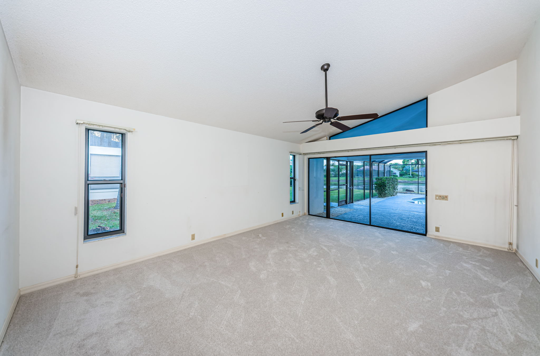 Master Bedroom1a-4