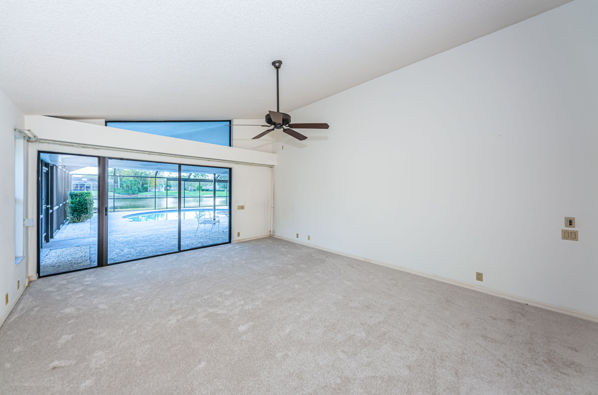 Master Bedroom1b-4