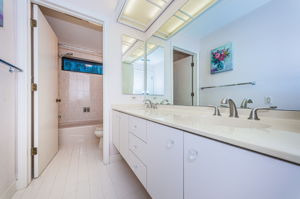 Bathroom2-3