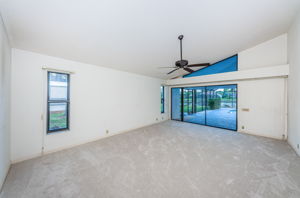 Master Bedroom1a-4