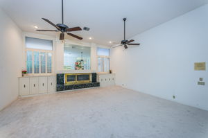 Family Room4-2