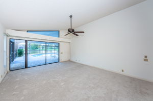Master Bedroom1b-4