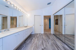 Master Bathroom1d-2