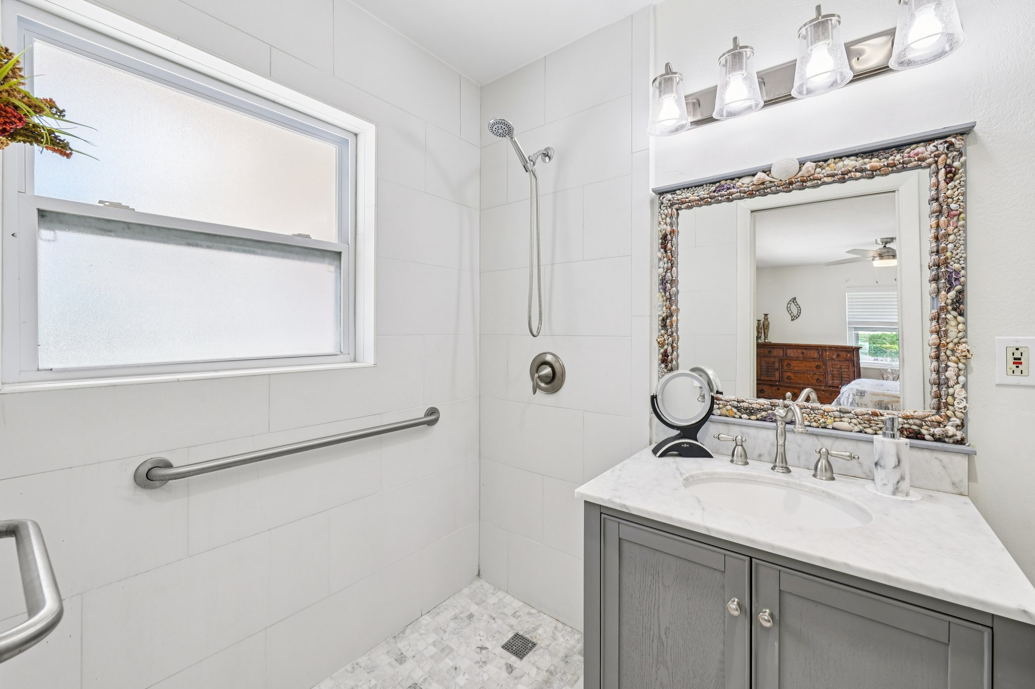 Echo Cir-S0810-018.jpg