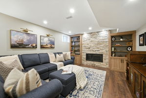  Photo 48