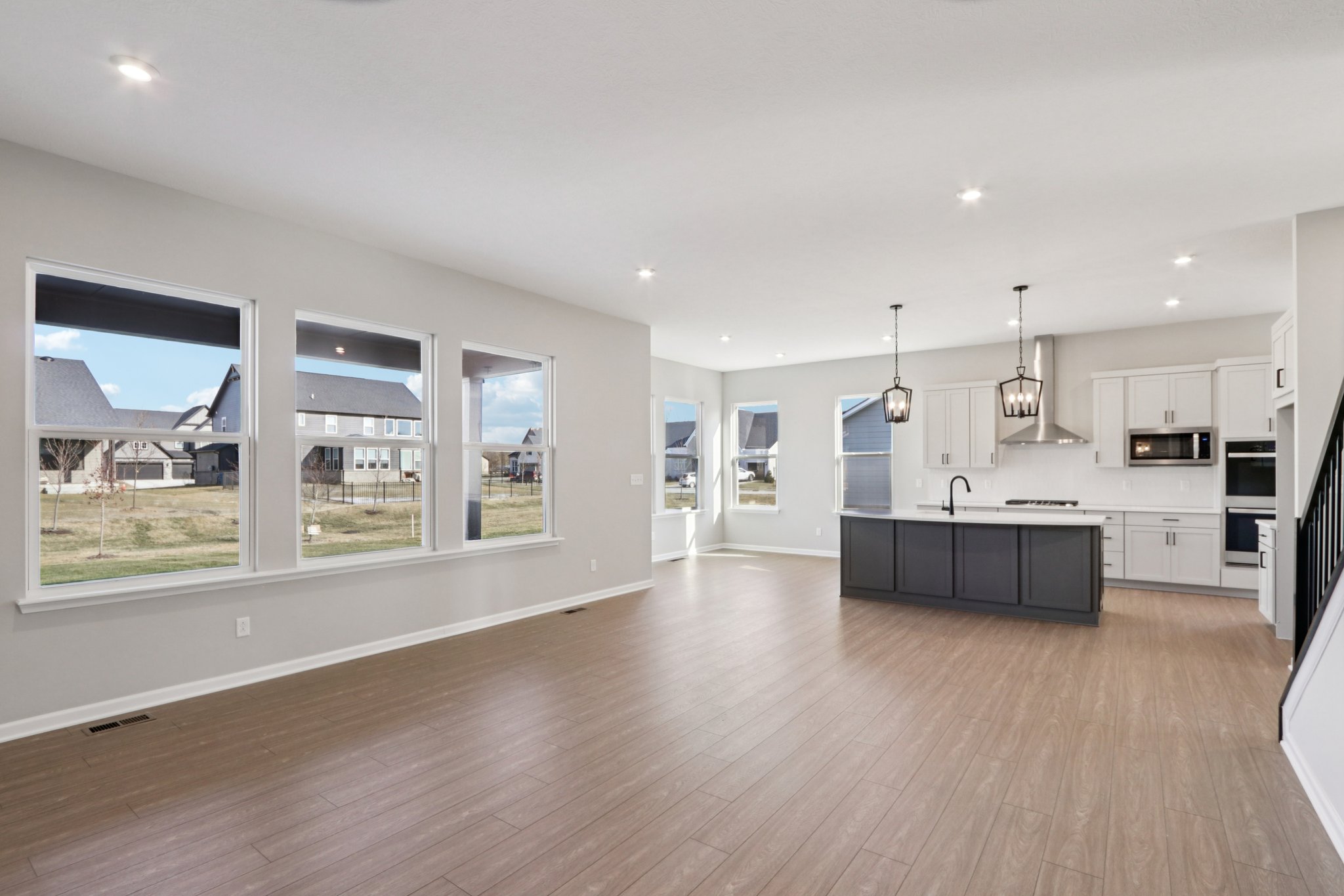 Elaine Ct-S2201-004.jpg