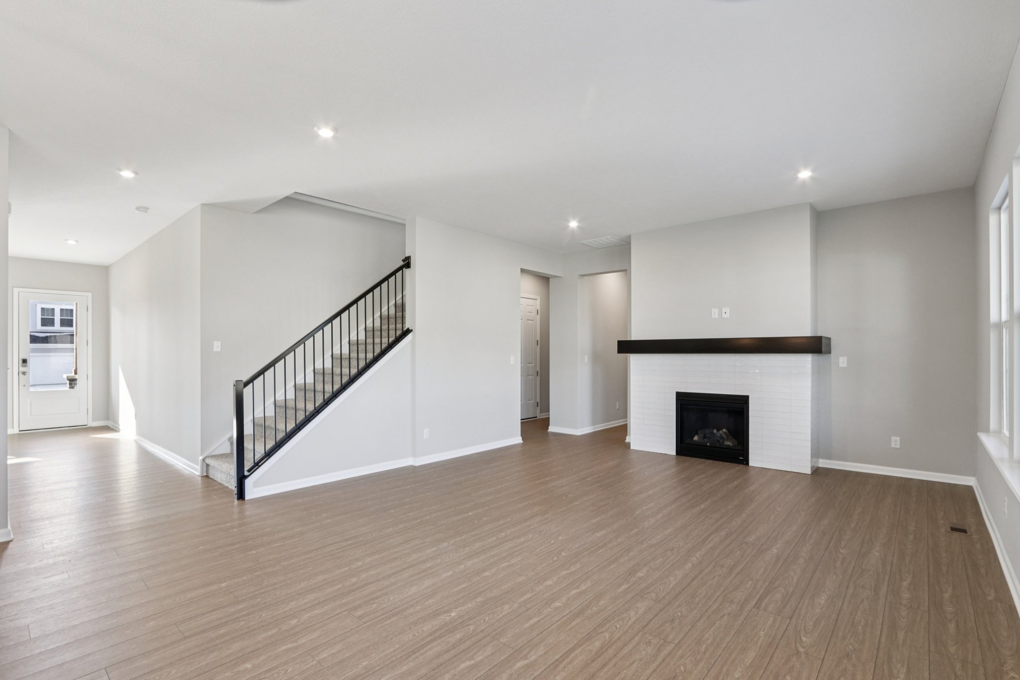 Elaine Ct-S2201-006.jpg