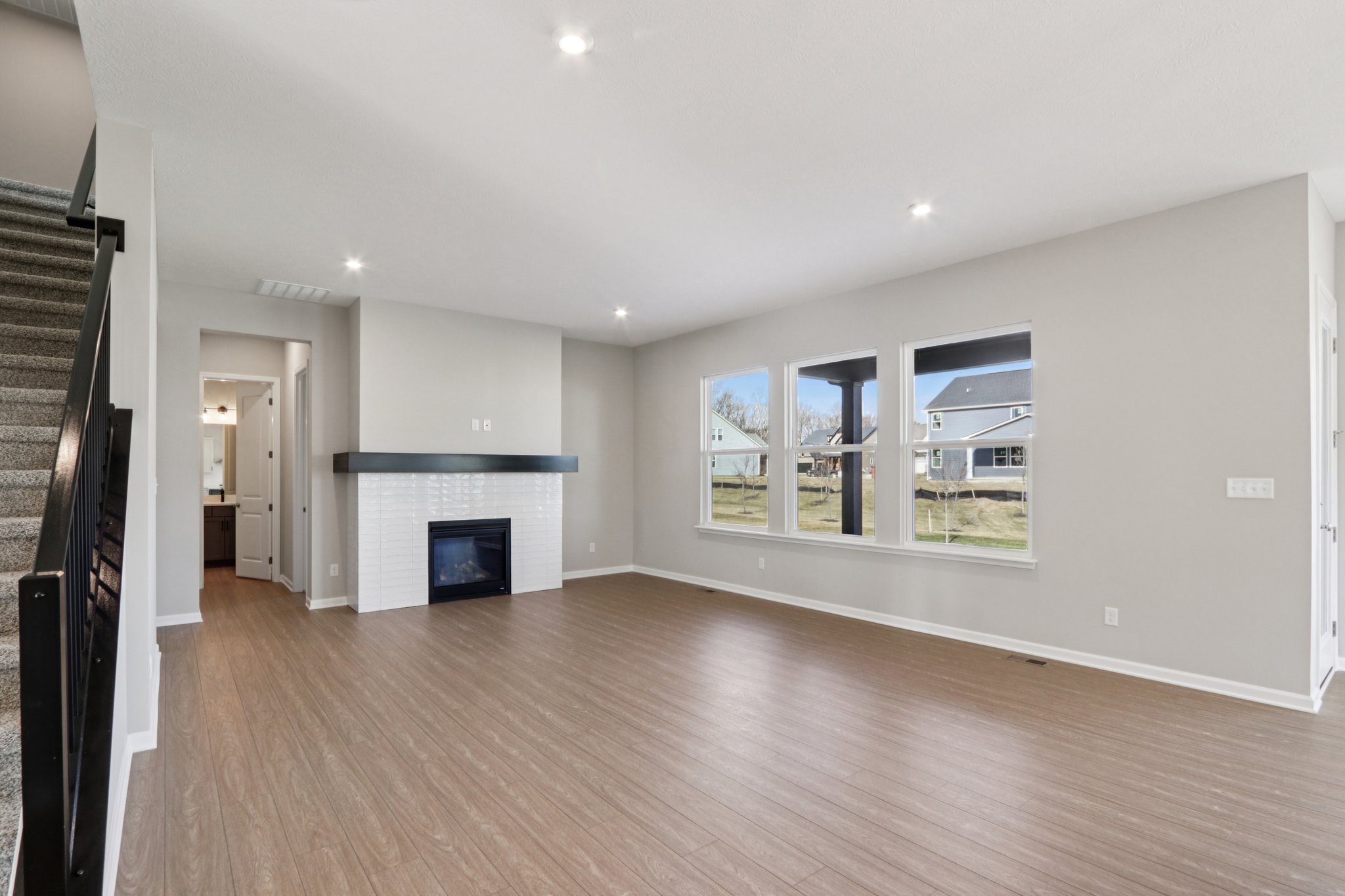 Elaine Ct-S2201-007.jpg