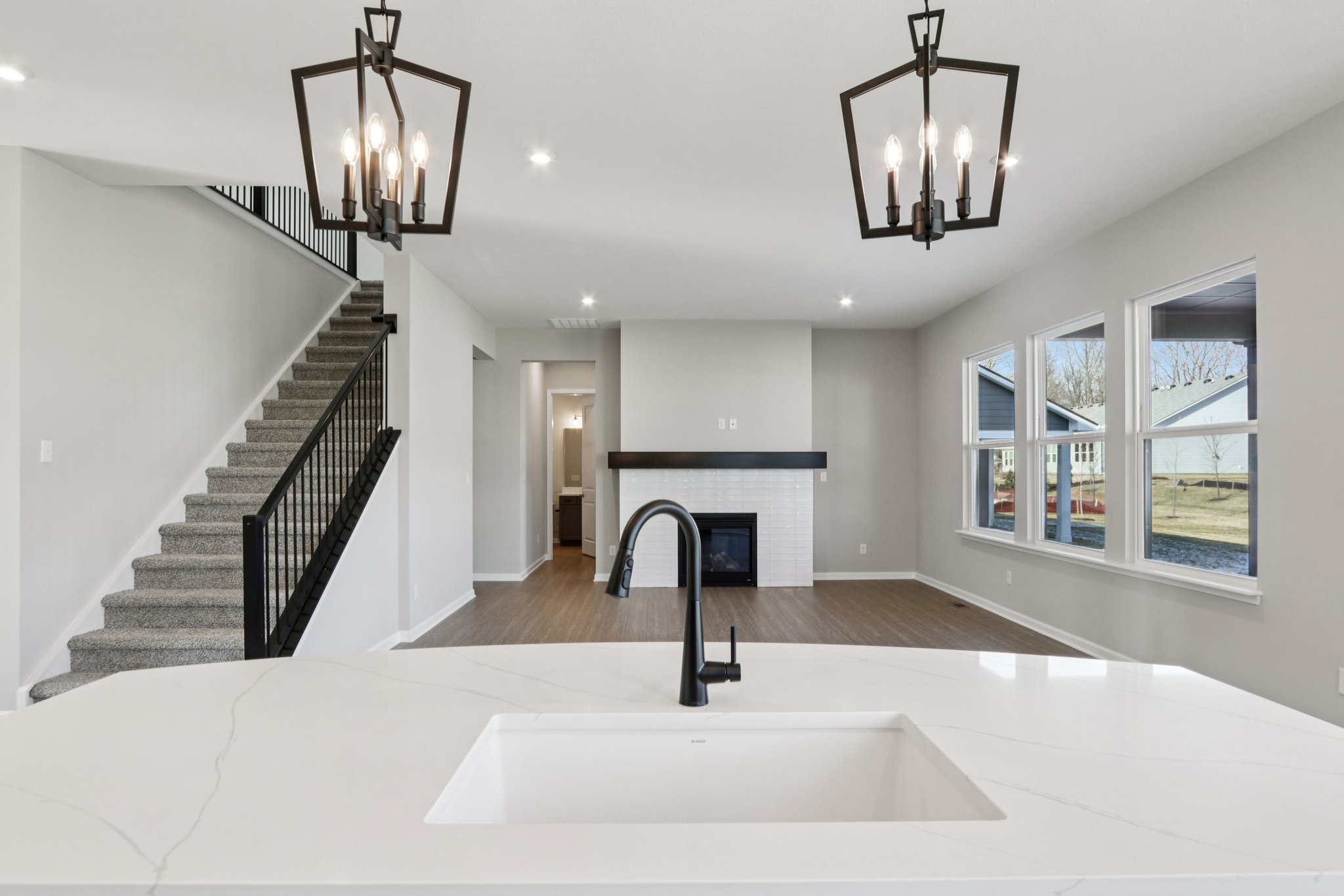 Elaine Ct-S2201-019.jpg