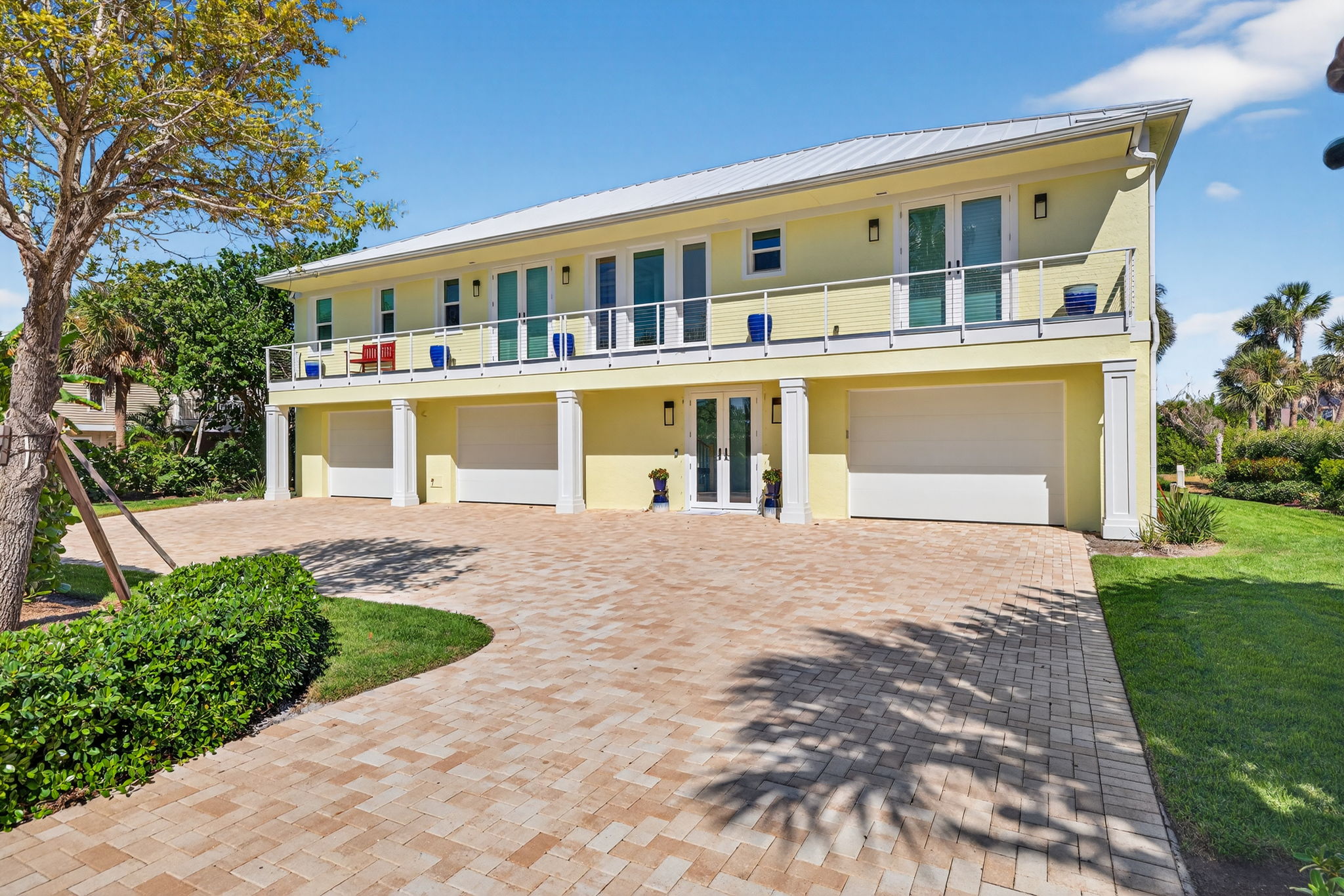 Rshoot - Front Exterior 3 of 3