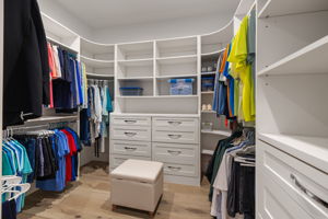 Walk-in Closet