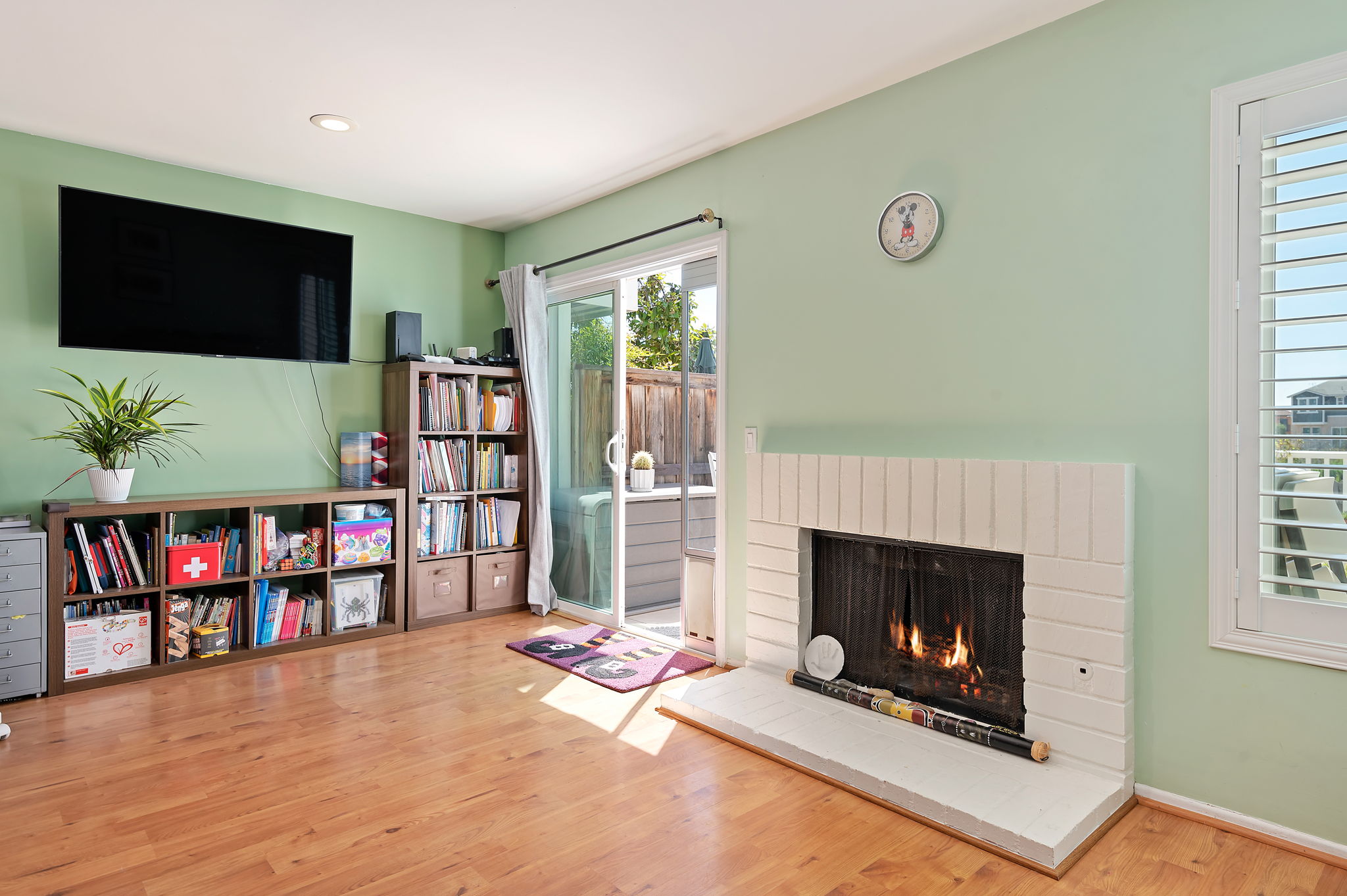 08 - Living Area