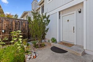 02 - Front Patio