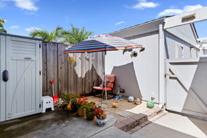 03 - Front Patio