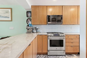 10 - Kitchen