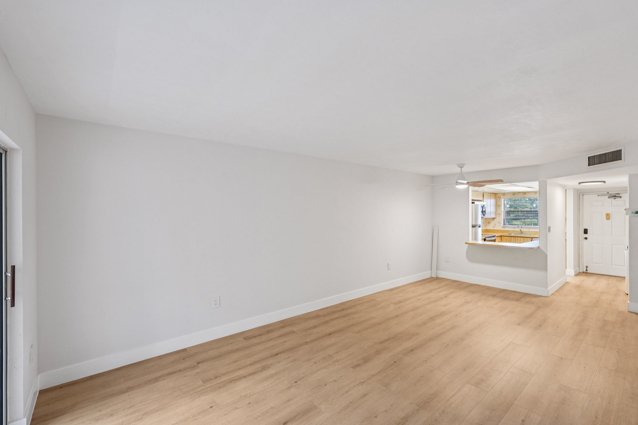 Forest Lakes Blvd 305-S2308-005.jpg