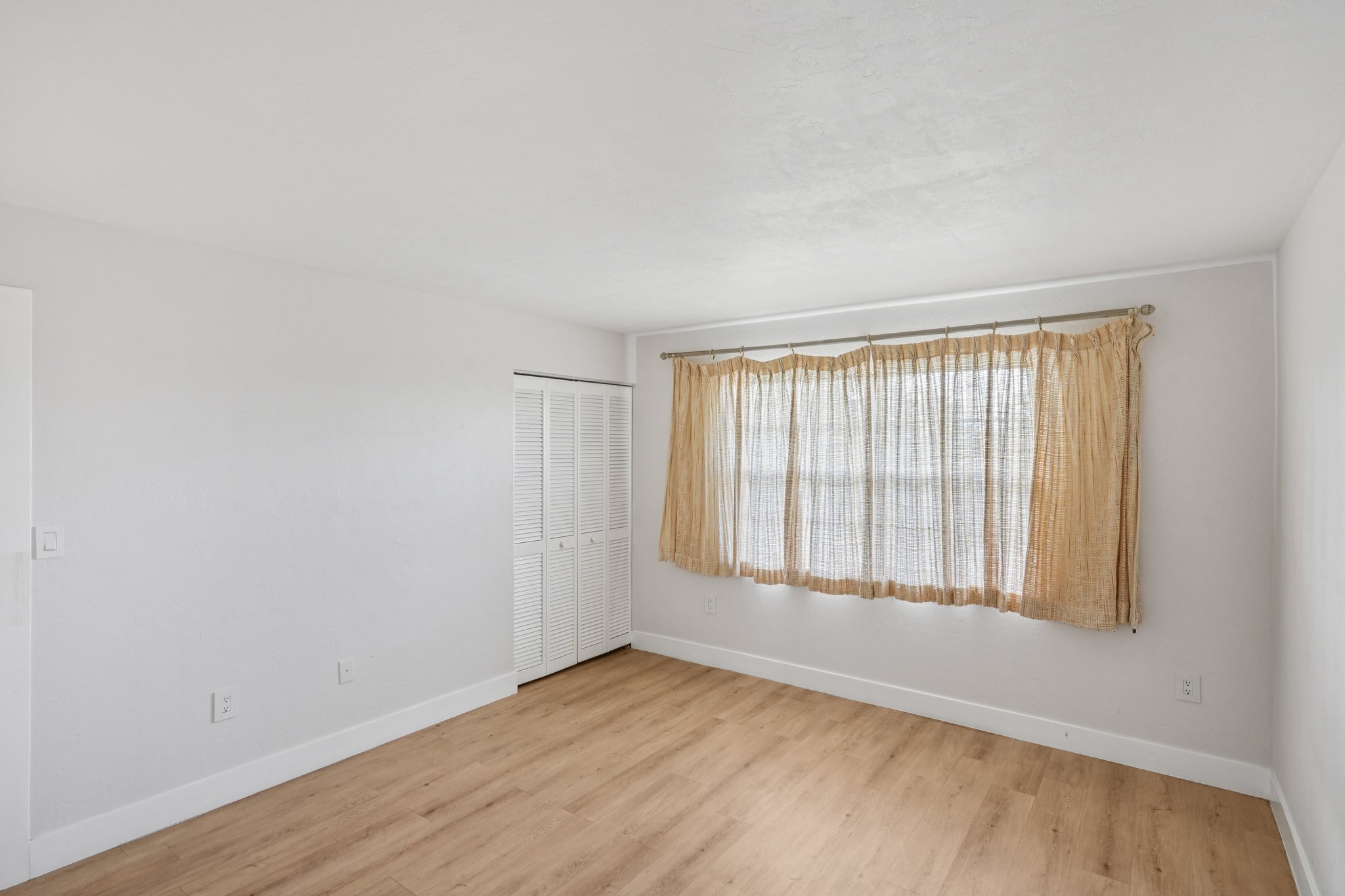 Forest Lakes Blvd 305-S2308-016.jpg