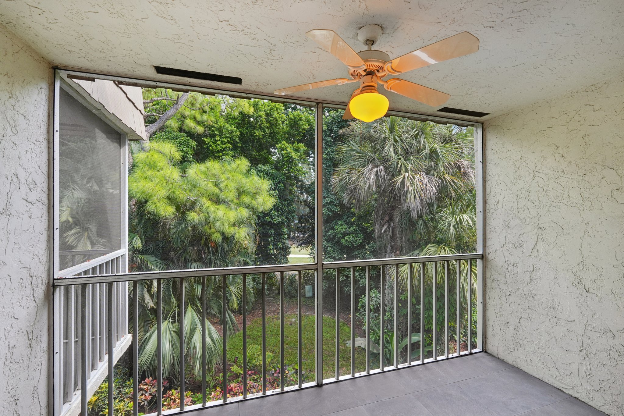 Forest Lakes Blvd 305-S2308-022.jpg