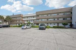 Forest Lakes Blvd 305-S2308-002.jpg