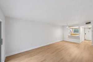 Forest Lakes Blvd 305-S2308-005.jpg