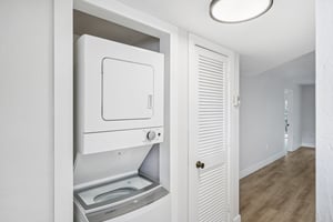 Forest Lakes Blvd 305-S2308-012.jpg