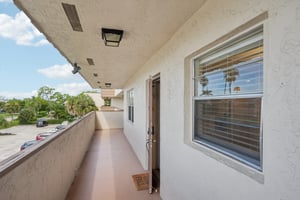 Forest Lakes Blvd 305-S2308-019.jpg