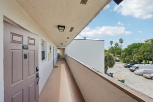 Forest Lakes Blvd 305-S2308-021.jpg