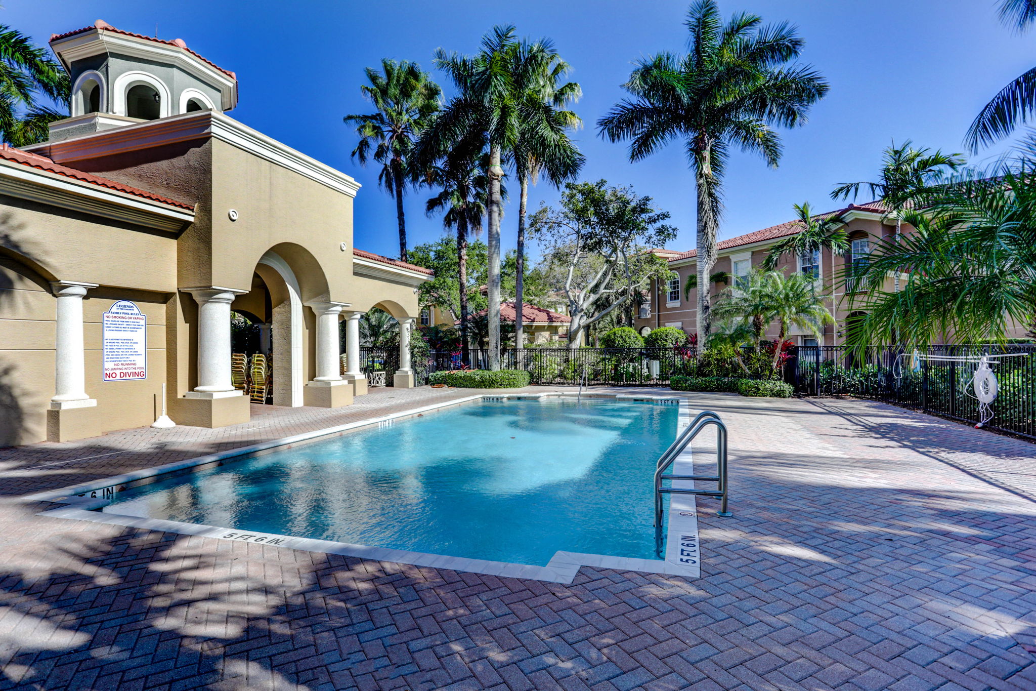  Photo 64