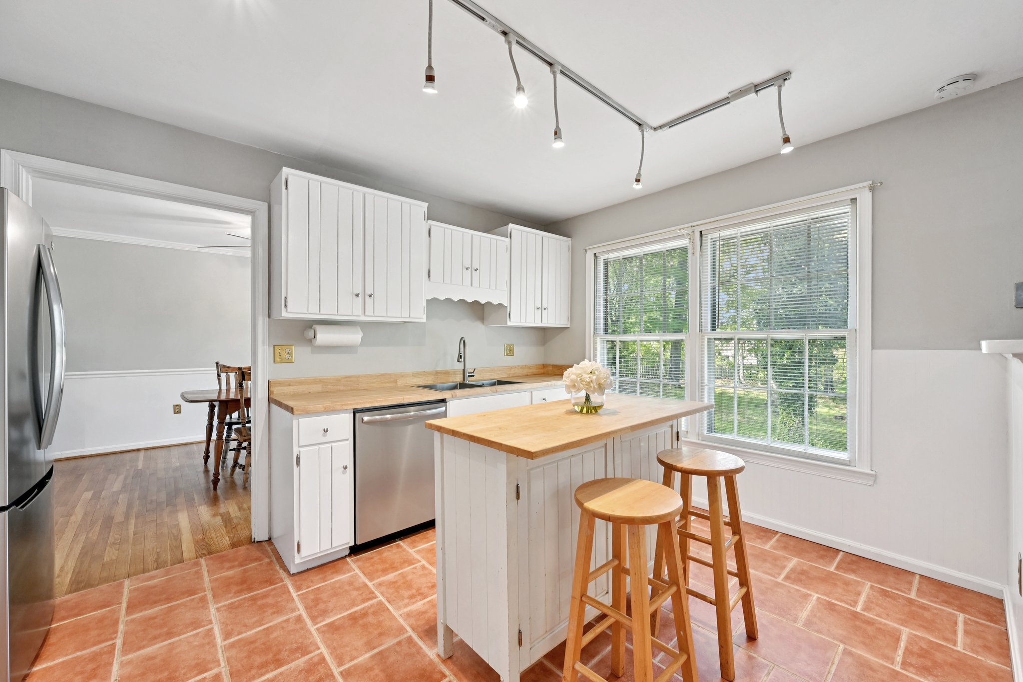 Tall Oaks Dr-S1804-021.jpg