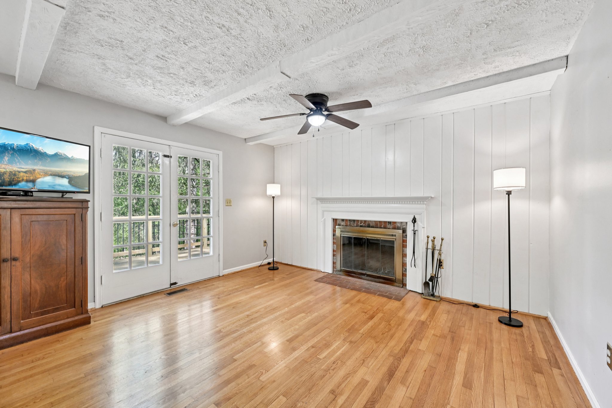 Tall Oaks Dr-S1804-024.jpg