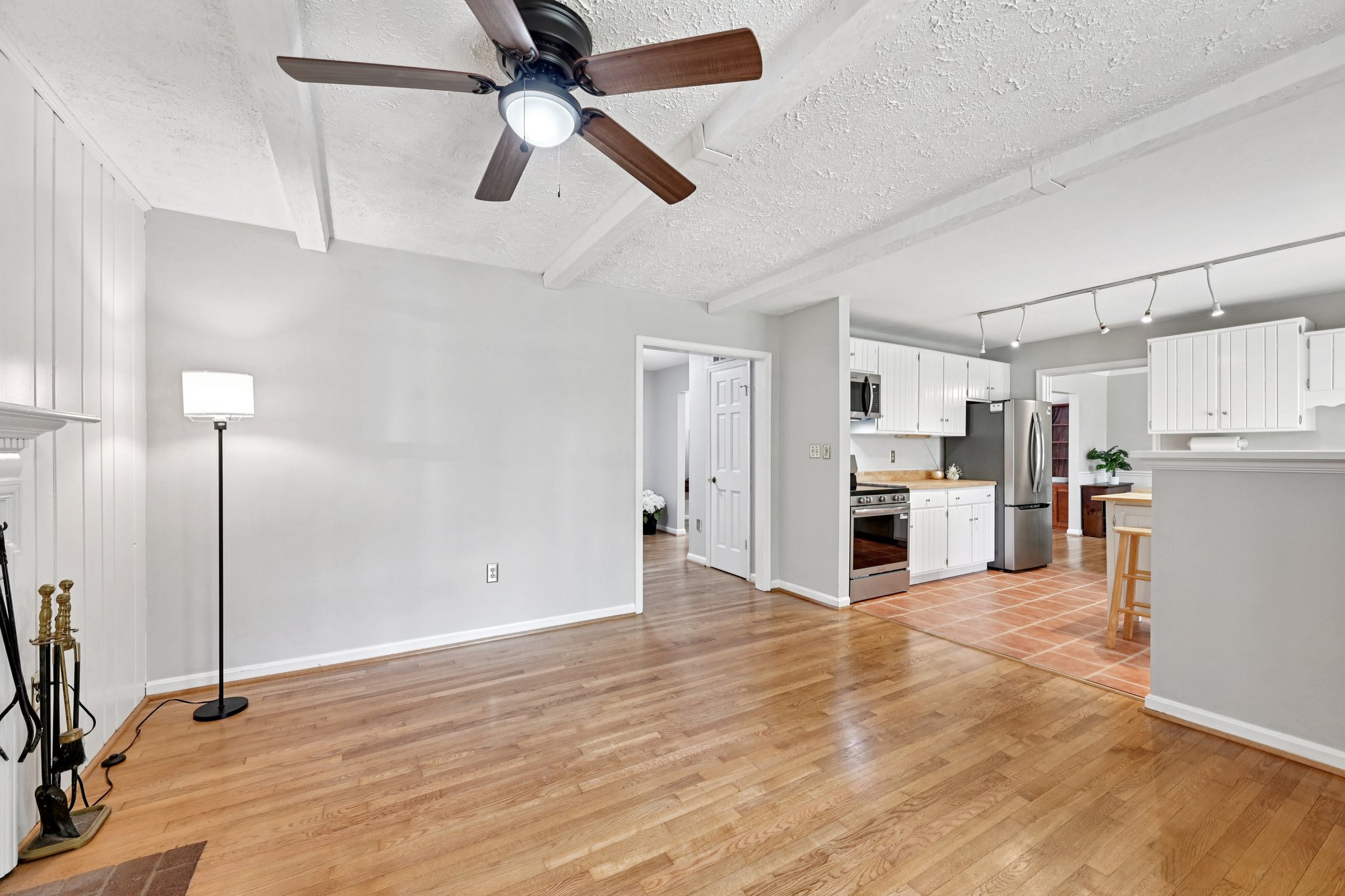 Tall Oaks Dr-S1804-026.jpg