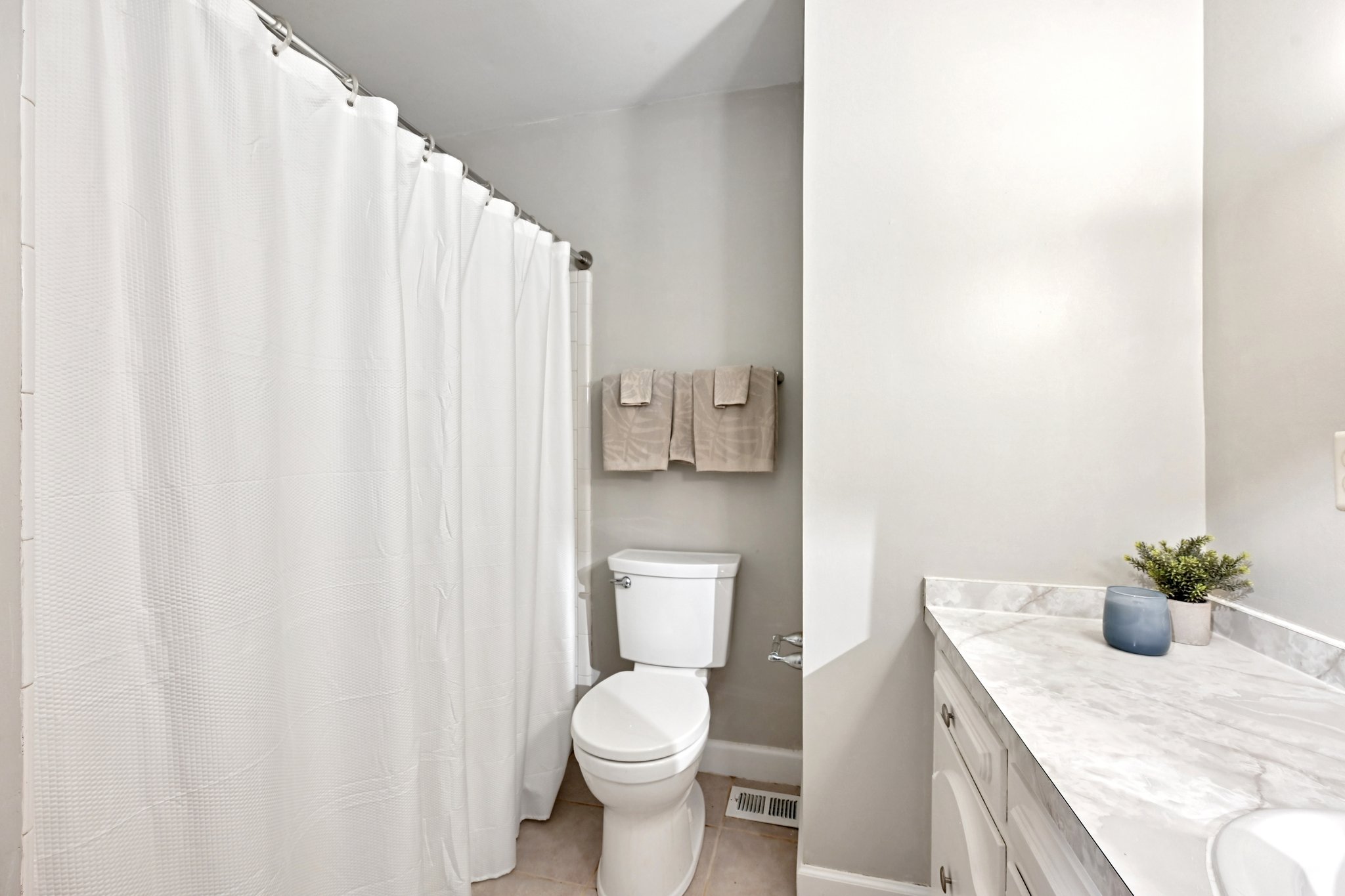 Tall Oaks Dr-S1804-038.jpg