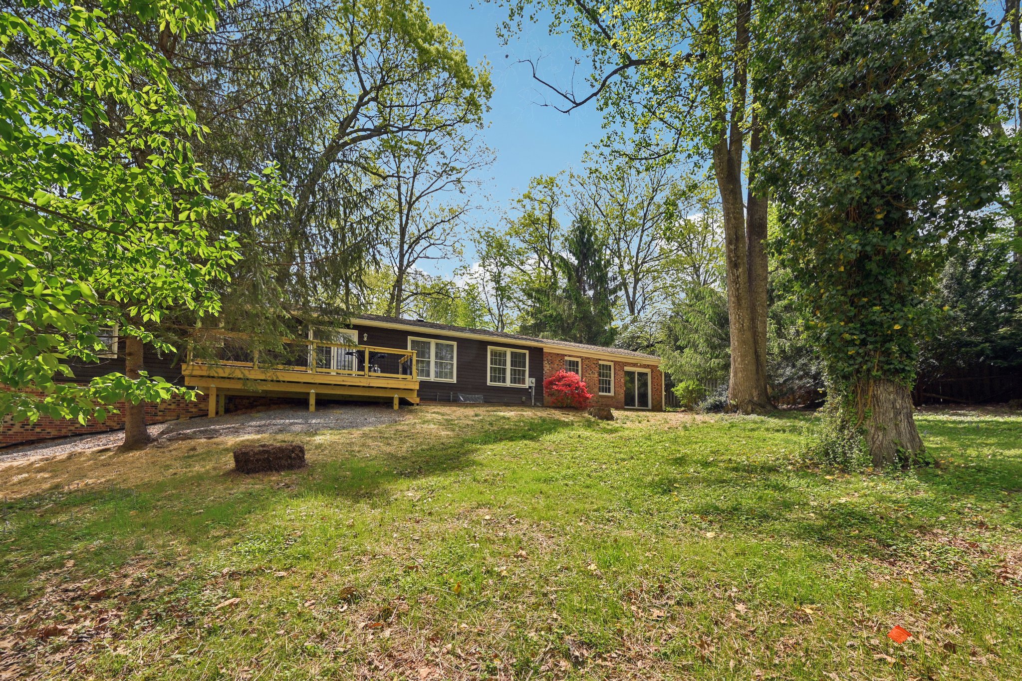 Tall Oaks Dr-S1804-060.jpg