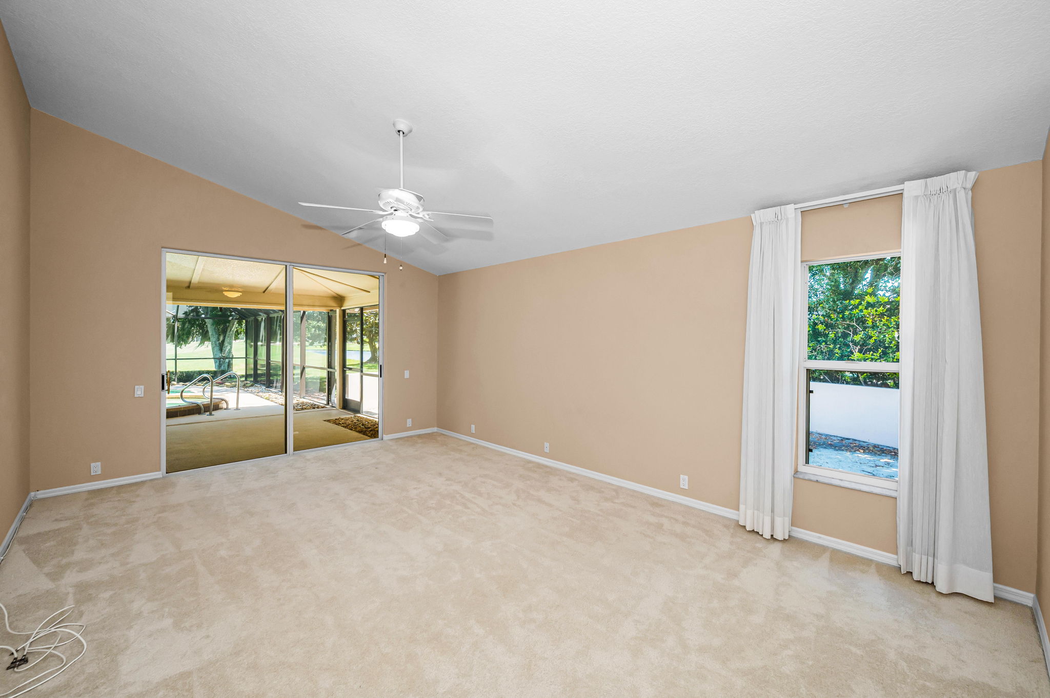 Primary Bedroom1a