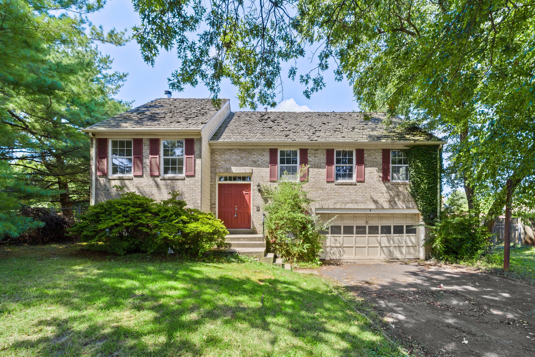 5 Blue Jay Ct, Sterling, VA 20164, USA Photo 3