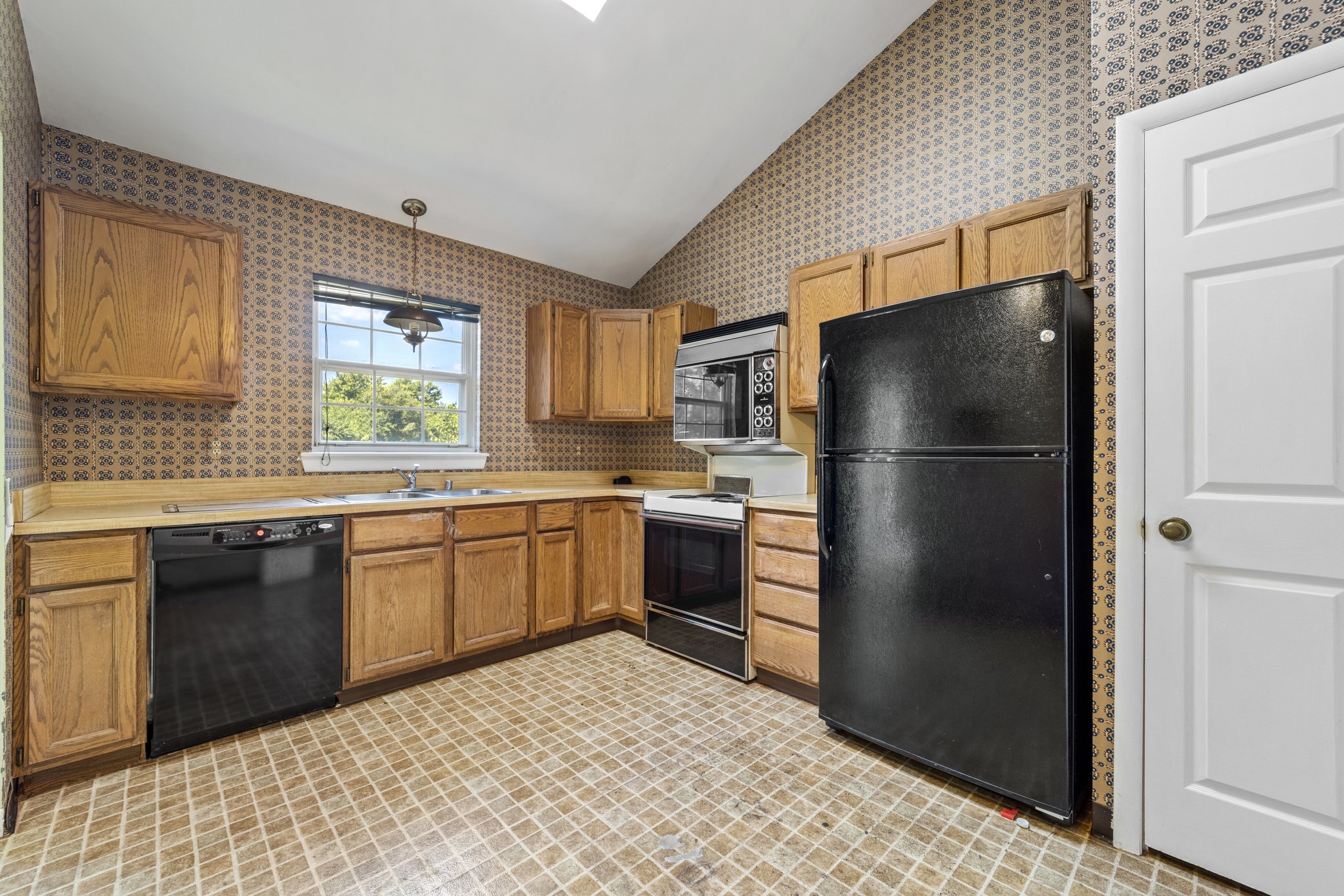 5 Blue Jay Ct, Sterling, VA 20164, USA Photo 19