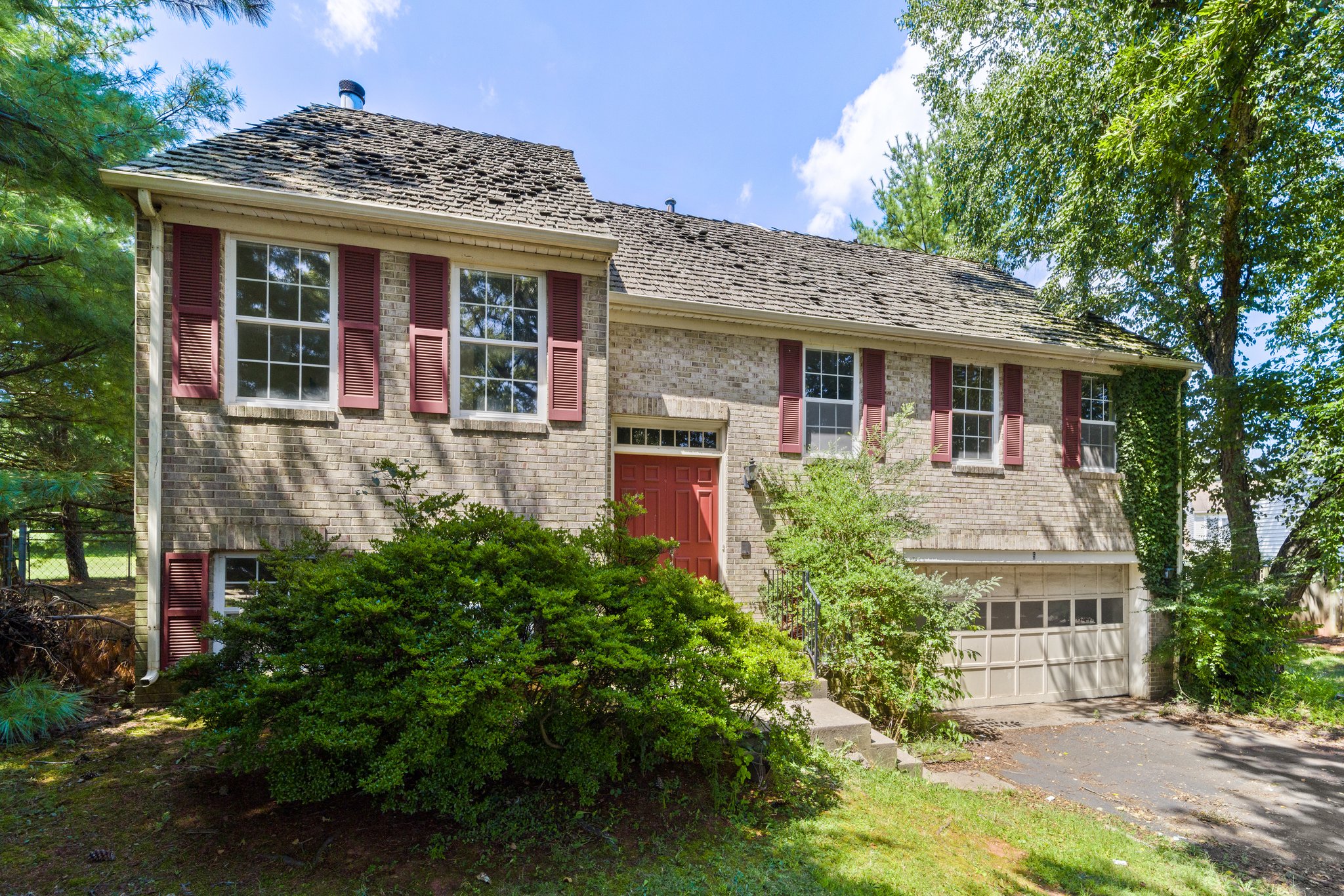 5 Blue Jay Ct, Sterling, VA 20164, USA Photo 6