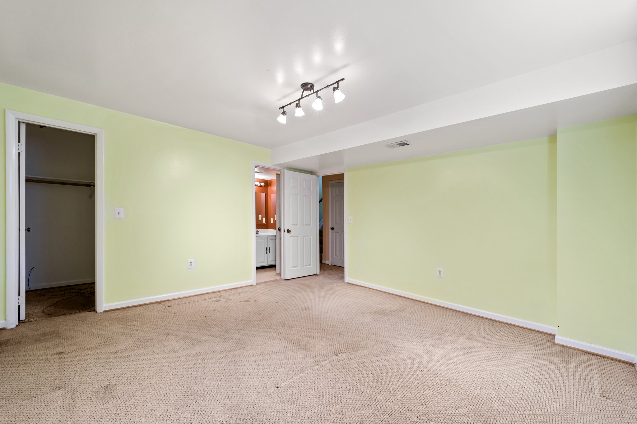 5 Blue Jay Ct, Sterling, VA 20164, USA Photo 37